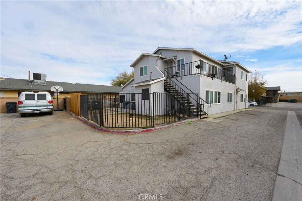 38503 Larkin Avenue, Palmdale, California 93550 home-pic-4